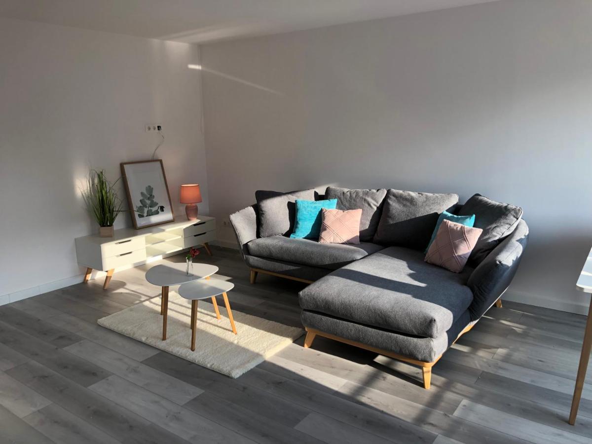 Szeged Gyoengye Delux Apartment ภายนอก รูปภาพ