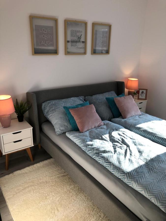 Szeged Gyoengye Delux Apartment ภายนอก รูปภาพ