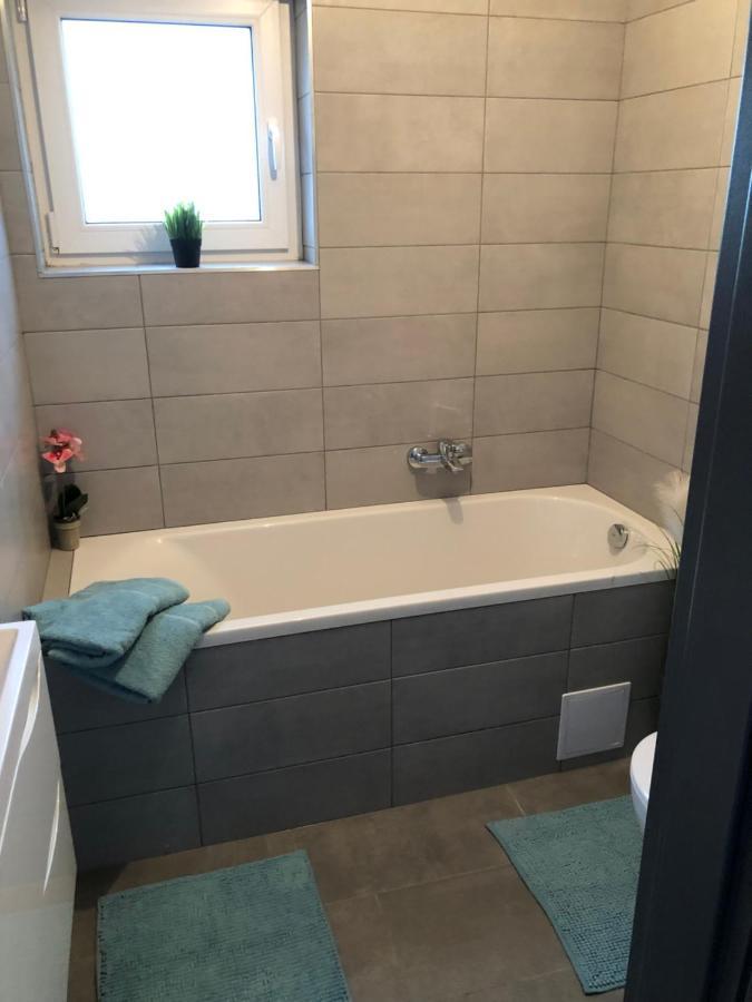 Szeged Gyoengye Delux Apartment ภายนอก รูปภาพ