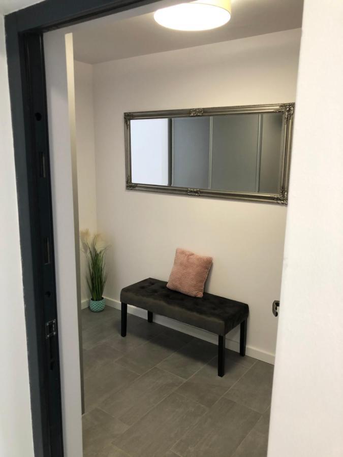 Szeged Gyoengye Delux Apartment ภายนอก รูปภาพ