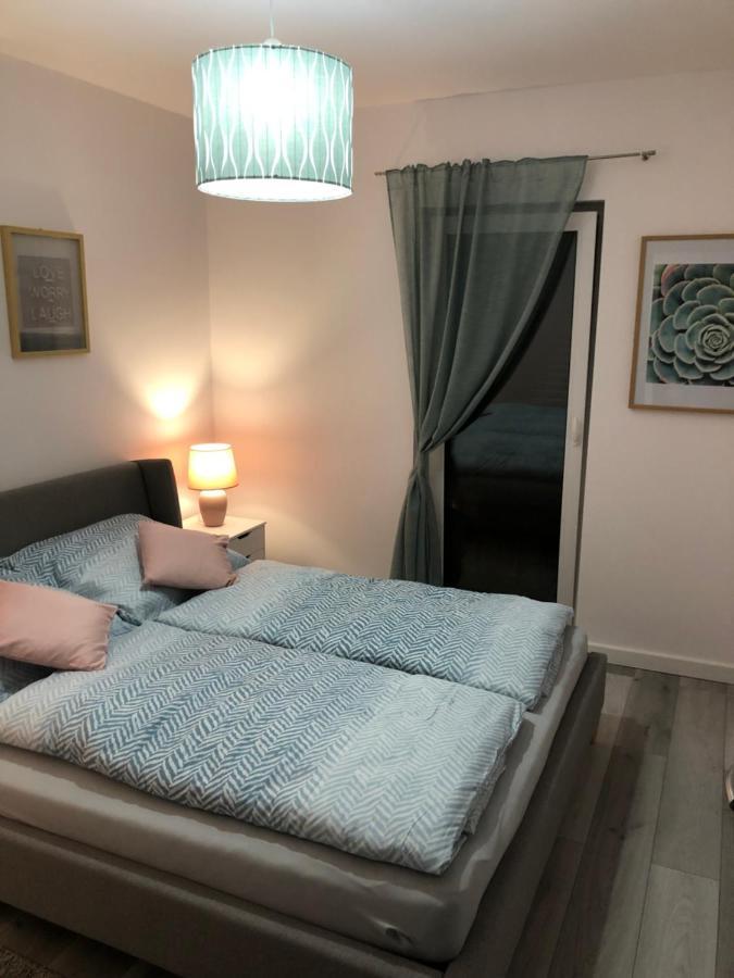 Szeged Gyoengye Delux Apartment ภายนอก รูปภาพ
