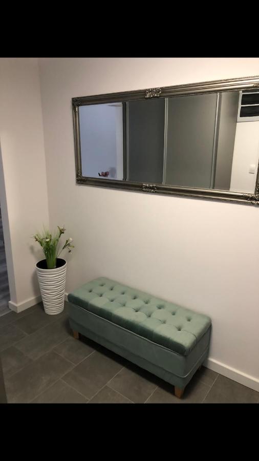 Szeged Gyoengye Delux Apartment ภายนอก รูปภาพ